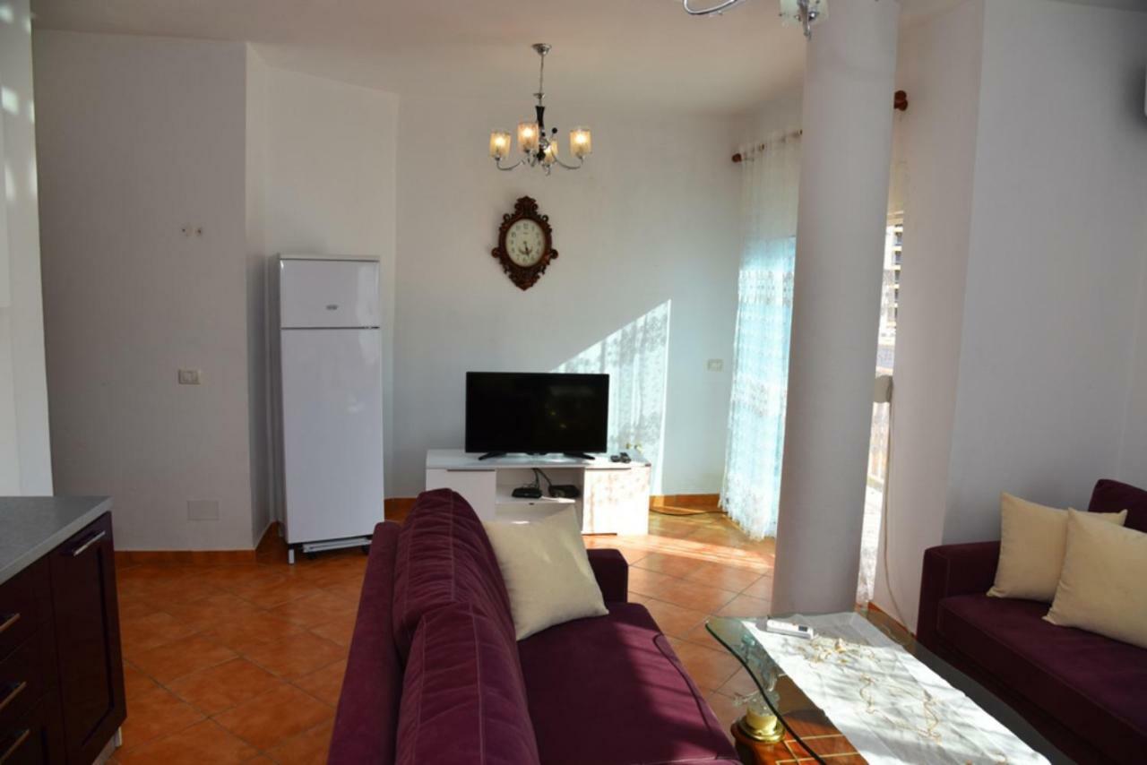 Gzim'S Apartment ドゥラス エクステリア 写真