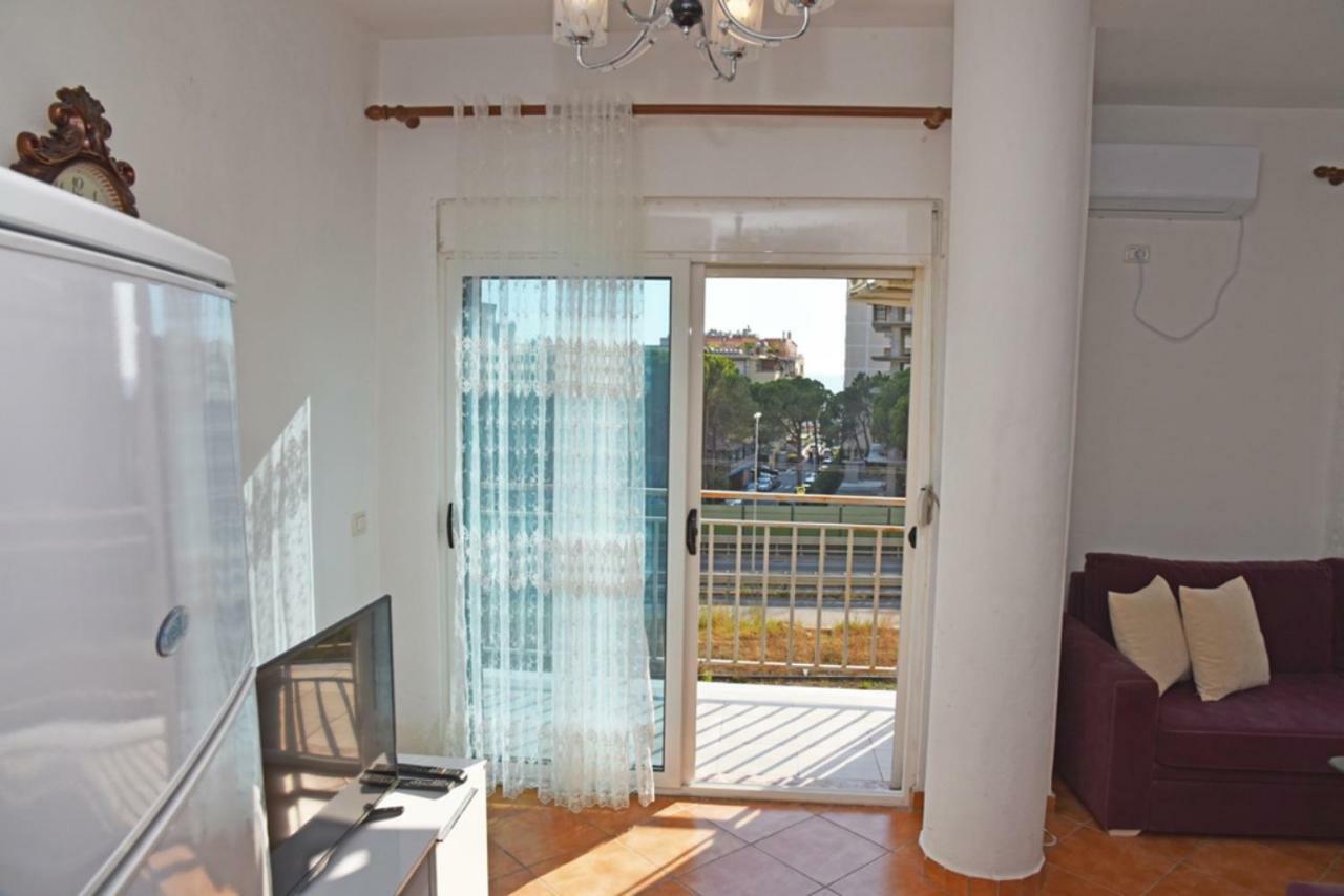 Gzim'S Apartment ドゥラス エクステリア 写真