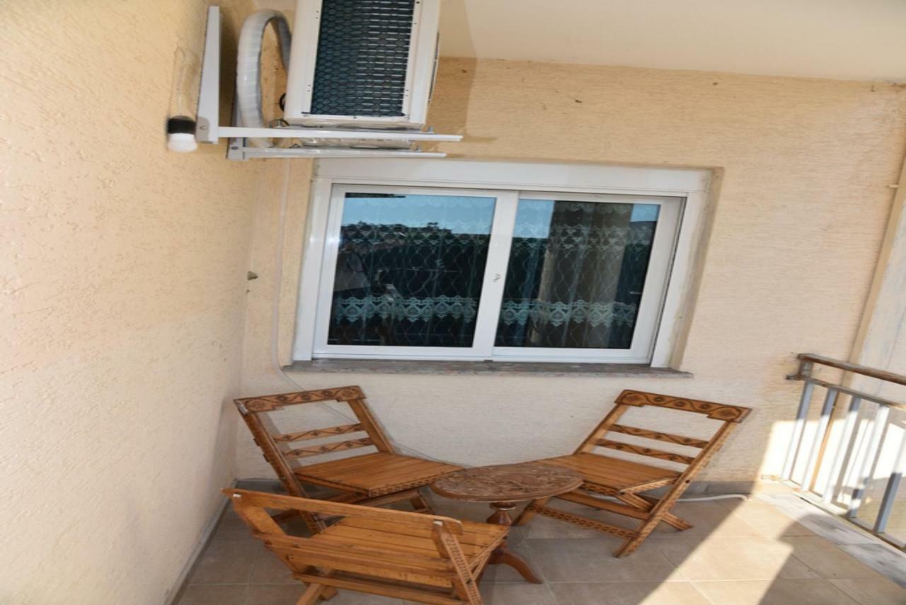 Gzim'S Apartment ドゥラス エクステリア 写真